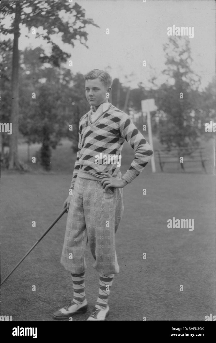 Billy Boutell Jr., nella foto a 15 anni, è un giovane membro del Minneapolis Golf Club, indicando il suo coinvolgimento nella comunità golfistica locale e il suo precoce riconoscimento nello sport. Foto Stock