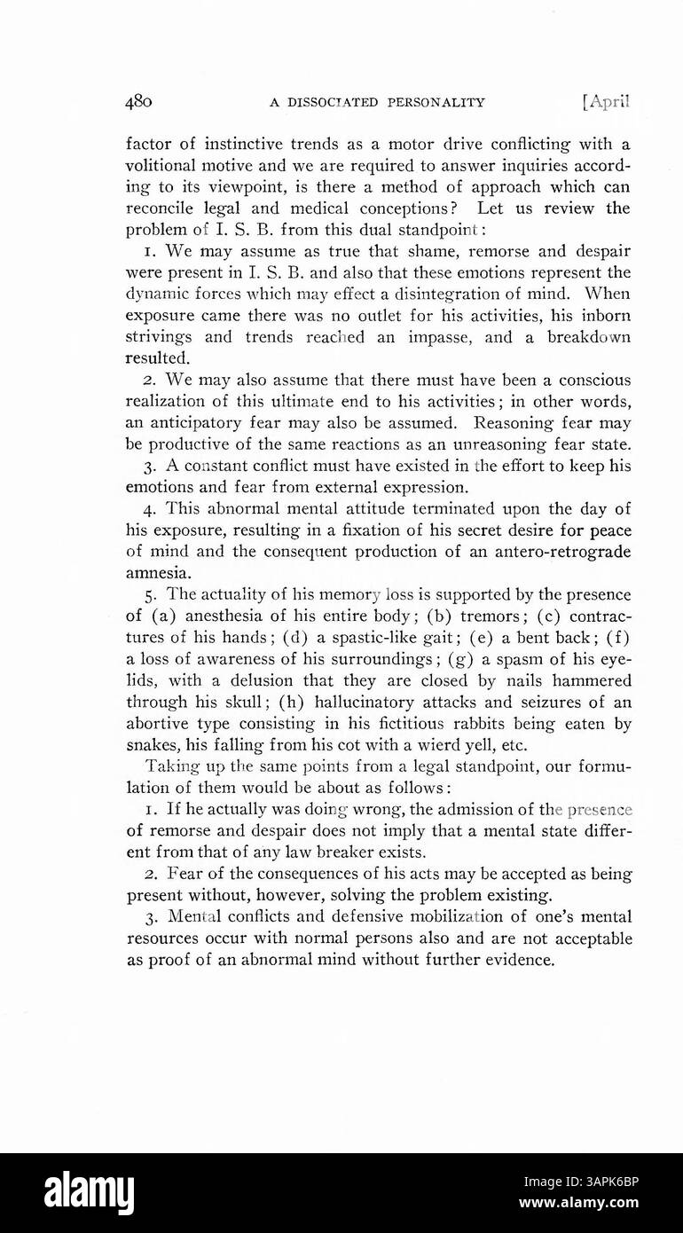 Questo documento descrive un uomo che sviluppa un'amnesia dopo essere stato accusato di un crimine, dimenticando diversi anni della sua vita. Il dottor Mayer analizza l'amnesia per determinare se si tratta di un atto cosciente o inconscio, senza una conclusione chiara. Foto Stock