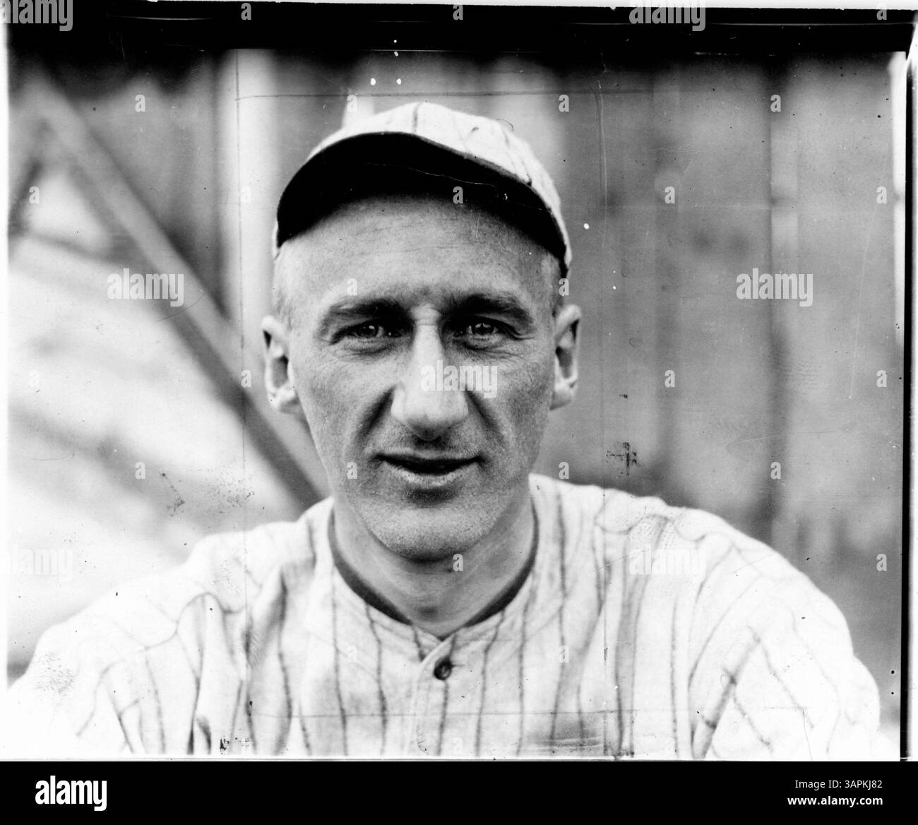 Eric Erickson era un individuo notevole documentato nei registri della Hennepin County Library. L'immagine rappresenta il suo contributo storico. Foto Stock