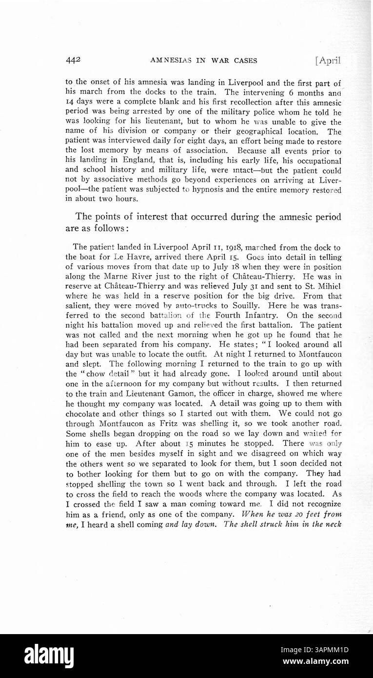 Questo articolo definisce la dissociazione come una difesa psicologica istintiva, con esempi di tre soldati che sperimentano amnesia psicogena dopo aver assistito a eventi traumatici in battaglia. Lo studio collega queste esperienze alla prevenzione della psicosi e del crollo emotivo in seguito a stress estremo. Foto Stock