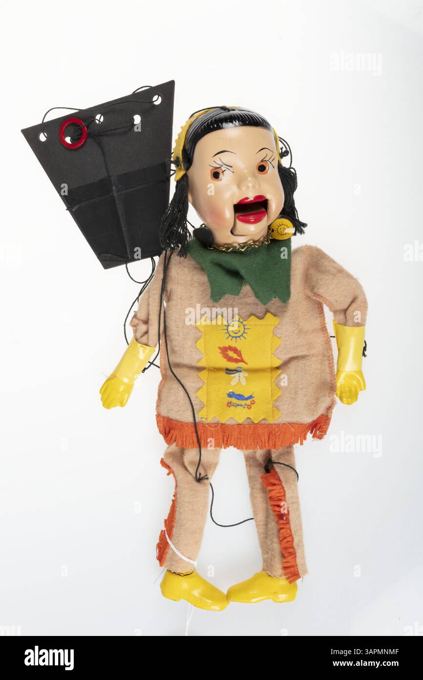 Princess Summerfall Winterspring Marionette, originariamente apparsa nello show televisivo "Howdy Doody". Questo personaggio, interpretato prima come una marionetta, è stato successivamente interpretato dall'attrice Judy Tyler, rendendolo una parte iconica della storia della televisione. Foto Stock