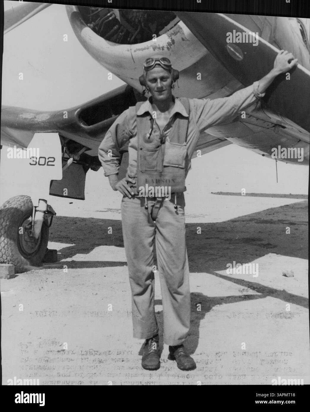 Il capitano Vincent D. Larson, un pilota di caccia Corsair con il Fourth Marine Air Wing, ha completato oltre 35 missioni di combattimento. Foto Stock