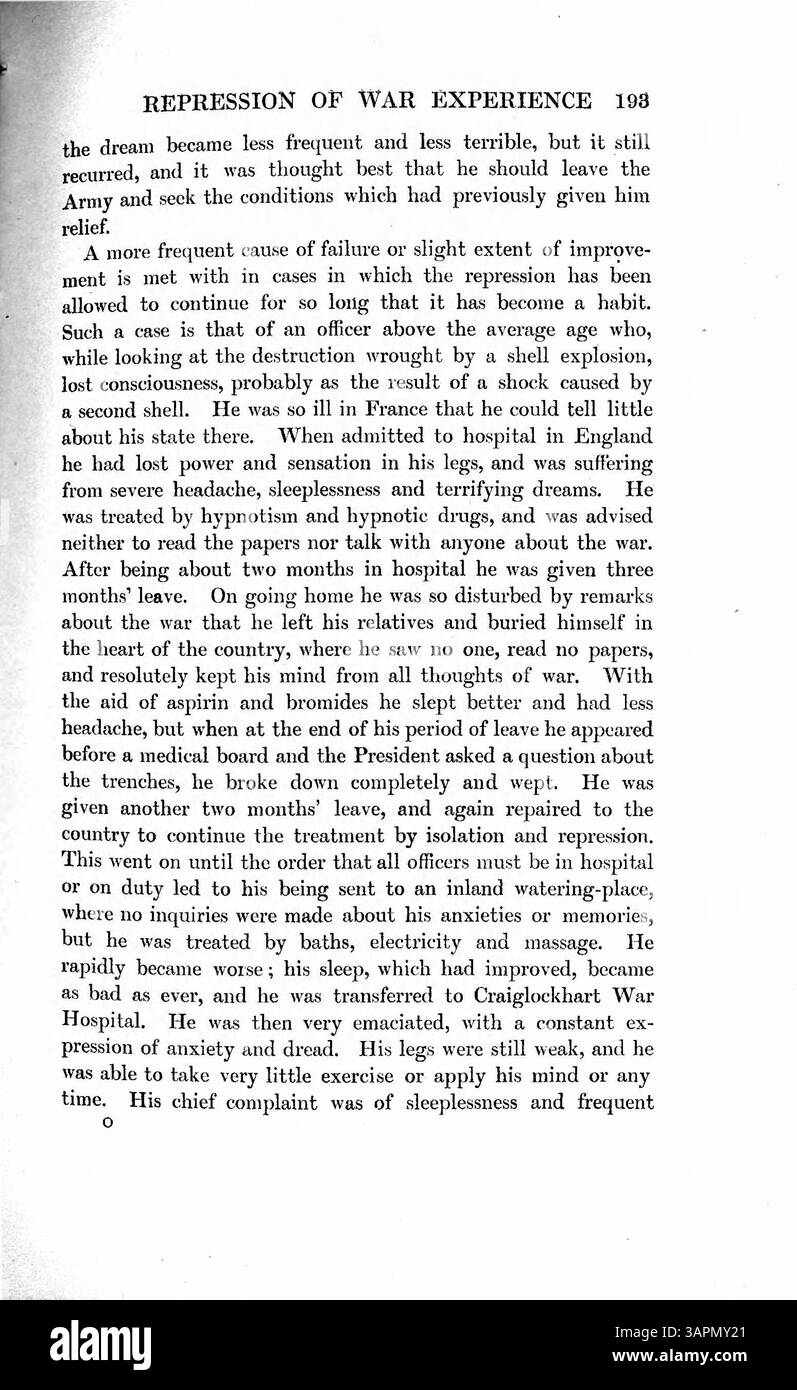 L'autore esamina come la repressione agisce come un processo mentale che blocca certi ricordi dal richiamo cosciente. Questo lavoro si concentra sugli effetti negativi della repressione nel contesto della nevrosi di guerra e sul suo ostacolo a un recupero efficace. Il giornale sostiene di affrontare i ricordi dolorosi piuttosto che reprimerli, suggerendo che un tale approccio porta a migliori risultati di guarigione psicologica e di trattamento per i traumi legati alla guerra. Foto Stock