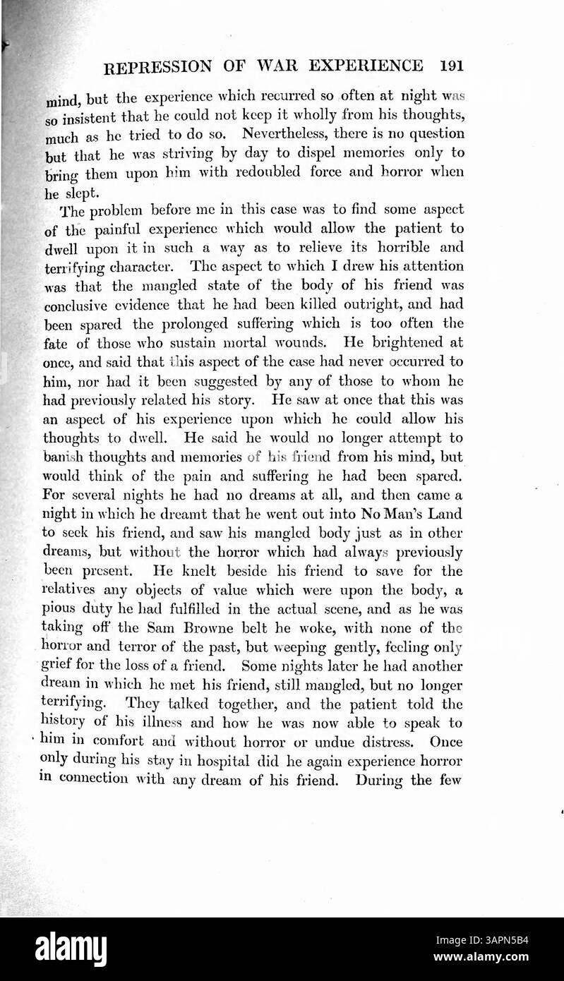 In questo studio, la repressione è esplorata come un meccanismo di difesa psicologica in cui gli individui bloccano ricordi angoscianti, specialmente quelli legati al trauma di guerra. L'autore critica la pratica di istruire i pazienti a sopprimere i pensieri dolorosi, sostenendo che può ostacolare la guarigione. Invece, confrontarsi ed elaborare questi ricordi è suggerito per un migliore adattamento e successo terapeutico, in particolare nei casi di nevrosi di guerra. Foto Stock