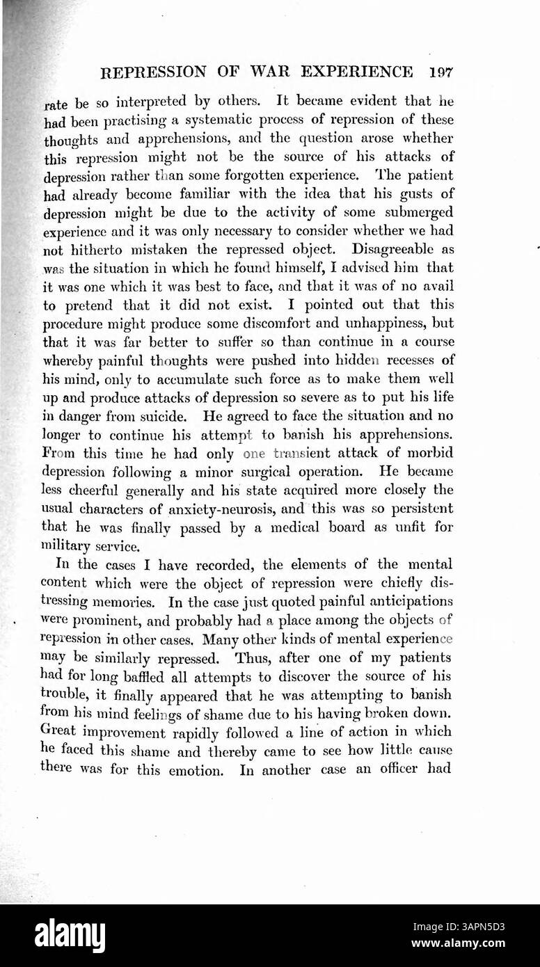 Questo articolo definisce la repressione come un processo mentale in cui certi ricordi sono consapevolmente bloccati. Sostiene che tale repressione, specialmente nel contesto della nevrosi di guerra, può avere un impatto negativo sulla ripresa. Il documento propone che invece di sopprimere i ricordi dolorosi, i pazienti dovrebbero affrontare queste esperienze per migliorare la guarigione psicologica e l'efficacia del trattamento. Foto Stock