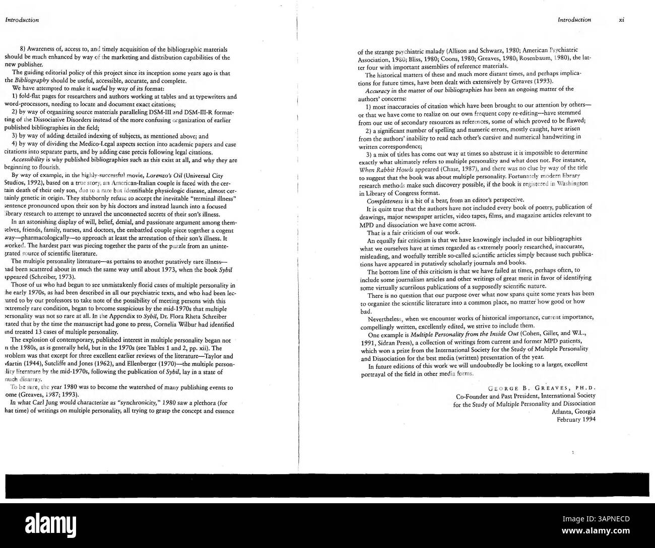 Questa bibliografia compila risorse sulla personalità multipla e la dissociazione dal 1791 al 1992, compresa la 2a edizione con aggiornamenti fino al 30 novembre 1993. Tratta argomenti quali personalità multiple, dissociazione, amnesia, depersonalizzazione, derealizzazione, fugue states, e aspetti medico-legali, con errori di articolo corretti ove possibile. Foto Stock