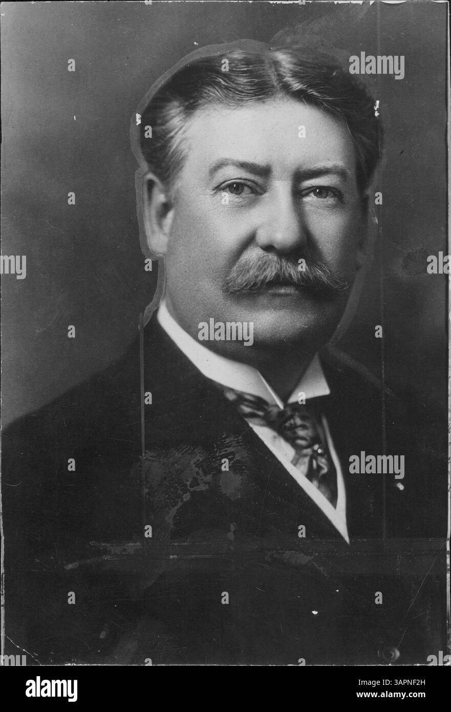 Archibald A. Crane, vicepresidente della First National Bank of Minneapolis, è riconosciuto per la sua leadership e i suoi contributi finanziari nel settore bancario. Foto Stock