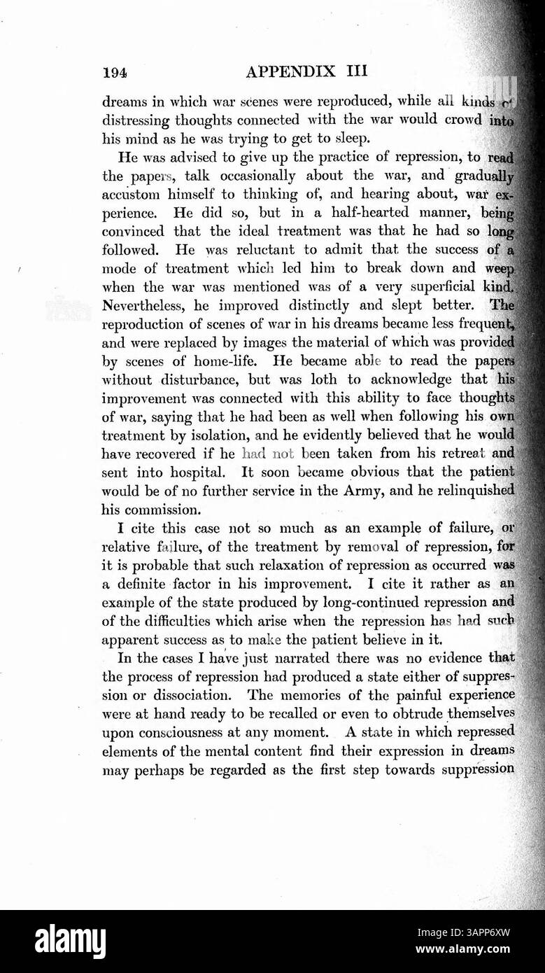 Questo lavoro discute come la repressione serva come un processo psicologico che impedisce ad alcuni ricordi di entrare in consapevolezza cosciente. Affronta in modo critico gli aspetti dannosi di questo meccanismo di difesa, in particolare nel contesto della nevrosi di guerra. L'autore sostiene l'impegno attivo con ricordi dolorosi come parte del processo di recupero, sottolineando la necessità di affrontare esperienze traumatiche per un migliore adattamento mentale e guarigione. Foto Stock