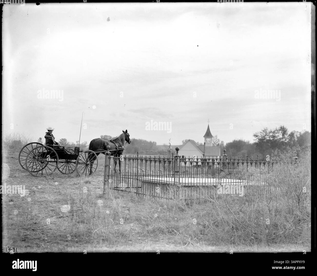 Questa fotografia raffigura il monumento di Marcus Whitman a Waiilatpu, Washington. Il monumento onora l'eredità di Marcus Whitman e il suo ruolo nella storia del West americano. Foto Stock