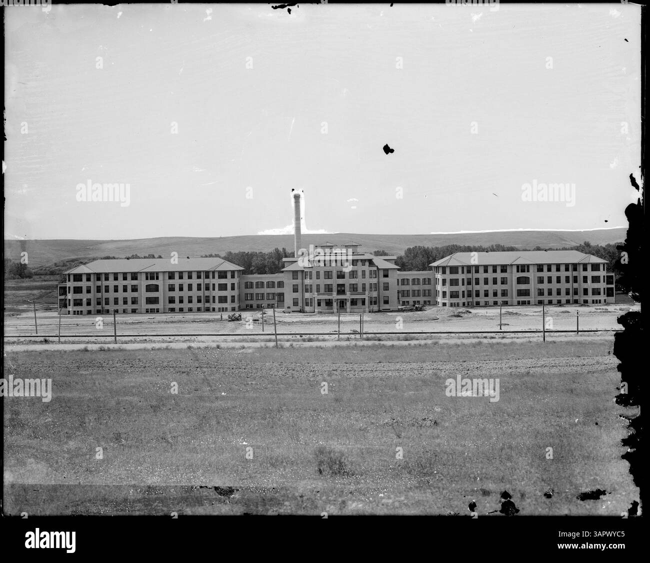 La fotografia di Lee Moorhouse mostra l'Eastern Oregon State Hospital di Pendleton, Oregon. L'immagine fornisce una visione storica dell'architettura e dell'ambiente dell'ospedale. Foto Stock