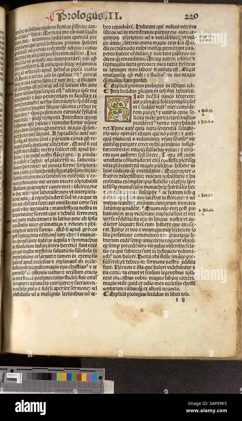 Questa edizione include dettagliate concordanze che collegano l'Antico e il nuovo Testamento, sostenendo sia la ricerca accademica che lo studio personale delle Scritture bibliche e delle loro interpretazioni. Foto Stock