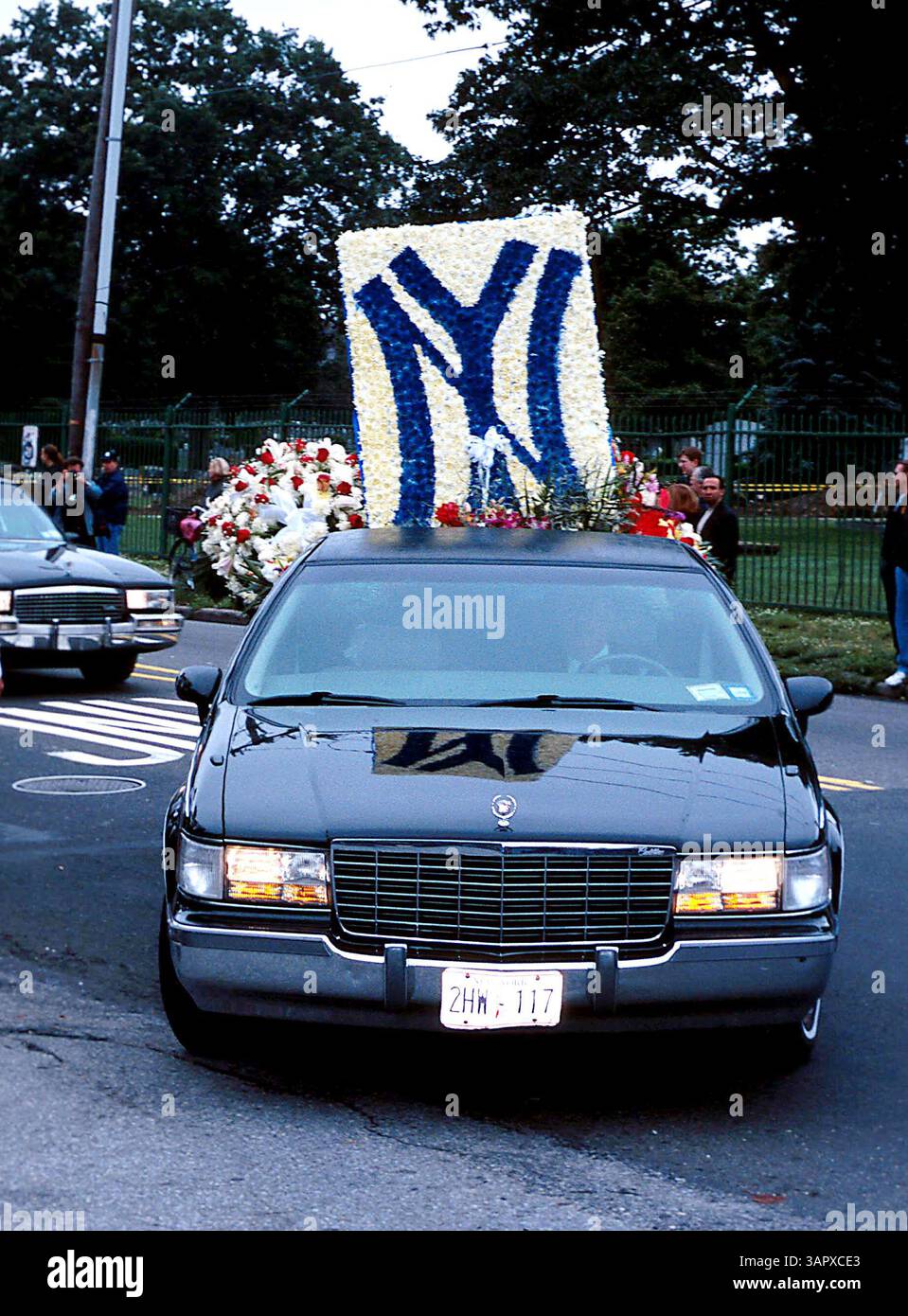1 GENNAIO 2011 - K25339JK: FUNERALE DI JOHN GOTTI NEL QUEENS NEW YORK. JOHN GOTTI BOSS DELLA MOB DELLA FAMIGLIA GAMBINO FU SEPOLTO ACCANTO AL CORPO DEL FIGLIO DI 12 ANNI FRANK A ST. JOHNS CEMETERY NEL QUEENS 06/15/02.JOHN GOTTI'S SON. JOHN KRONDES/ 2002 (immagine di credito: © Globe Photos/ZUMAPRESS.com) Foto Stock