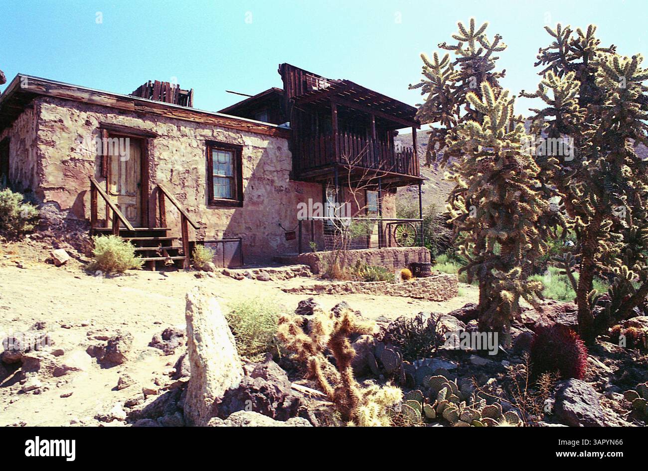 Calico, California, U.S.A., circa 1985. Vecchio edificio nel parco della contea di Calico Ghost Town. Foto Stock