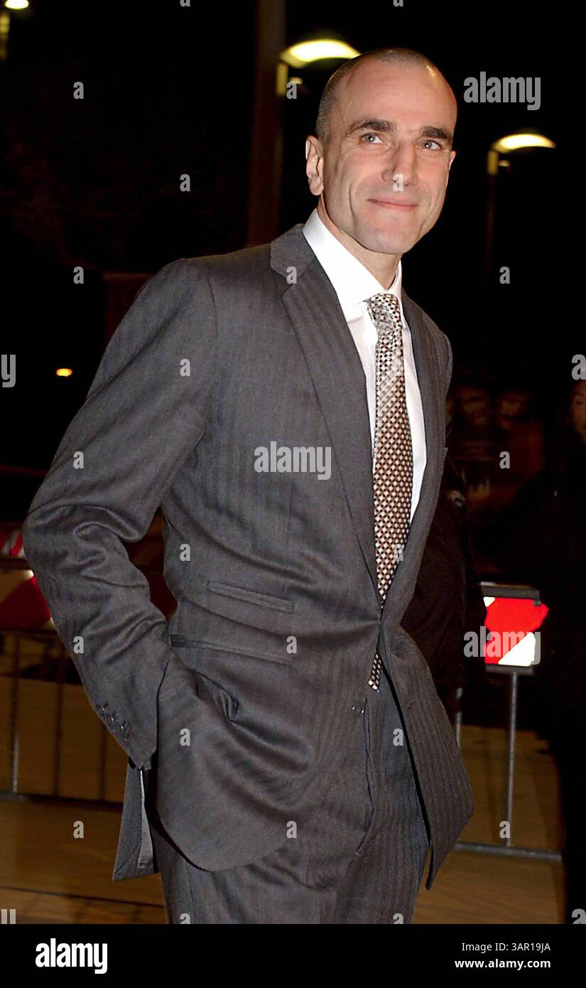 1 GENNAIO 2011 - DANIEL DAY LEWIS.***SOLO DIRITTI STATUNITENSI***.I7319NEWPIX.GANGS DI NEW YORK PRIMA AL NUOVO AUDITORIUM ORME ITALIA.12/01/2003. MUSACCHIO FLAVIO/NEWSPIX/ / 2003.(immagine di credito: © Globe Photos/ZUMAPRESS.com) Foto Stock