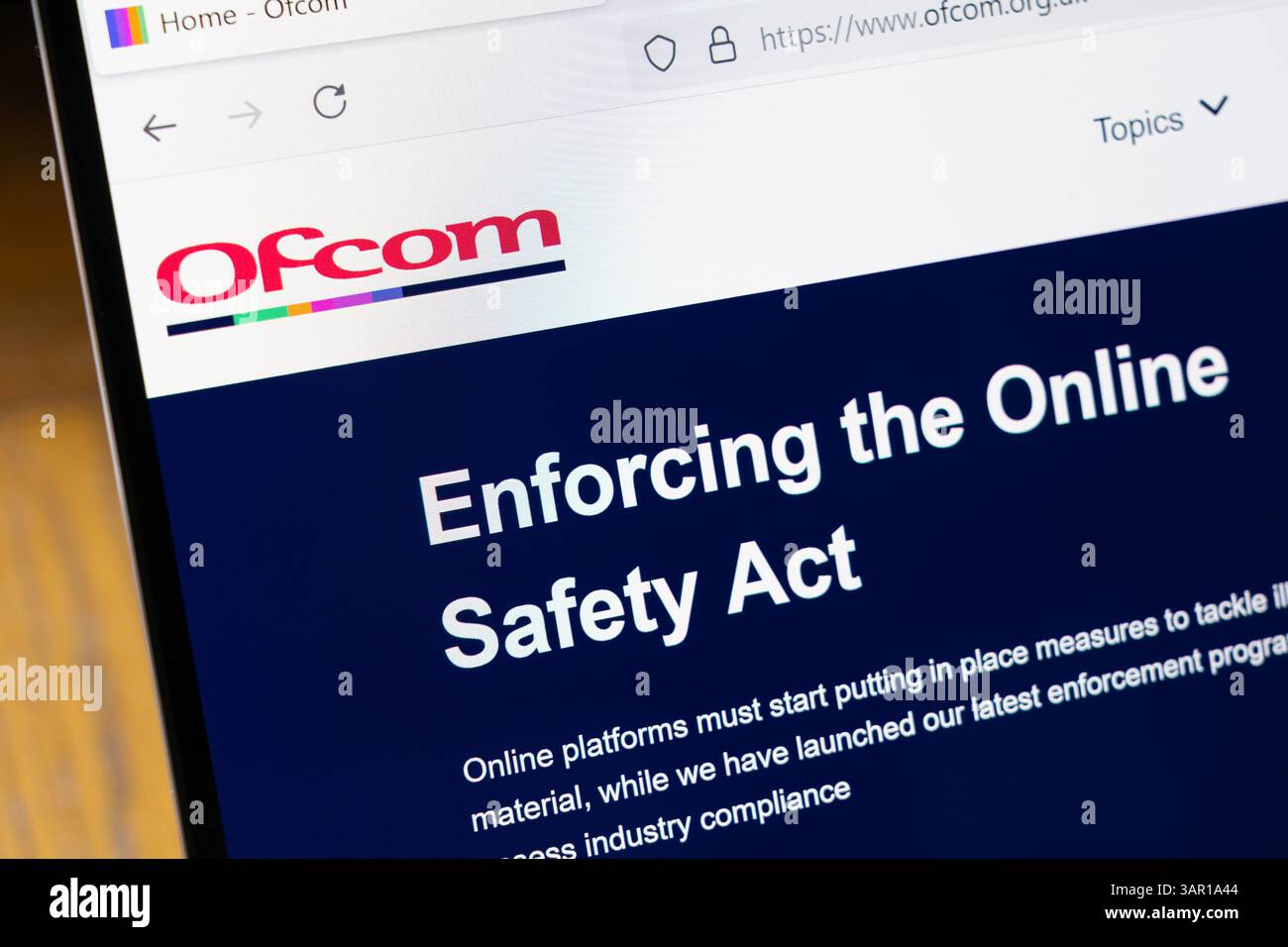 L'UFCOM (Office of Communications) è l'autorità di regolamentazione responsabile dell'applicazione della legge sulla sicurezza online, che mira a rendere Internet più sicuro per gli utenti. REGNO UNITO Foto Stock