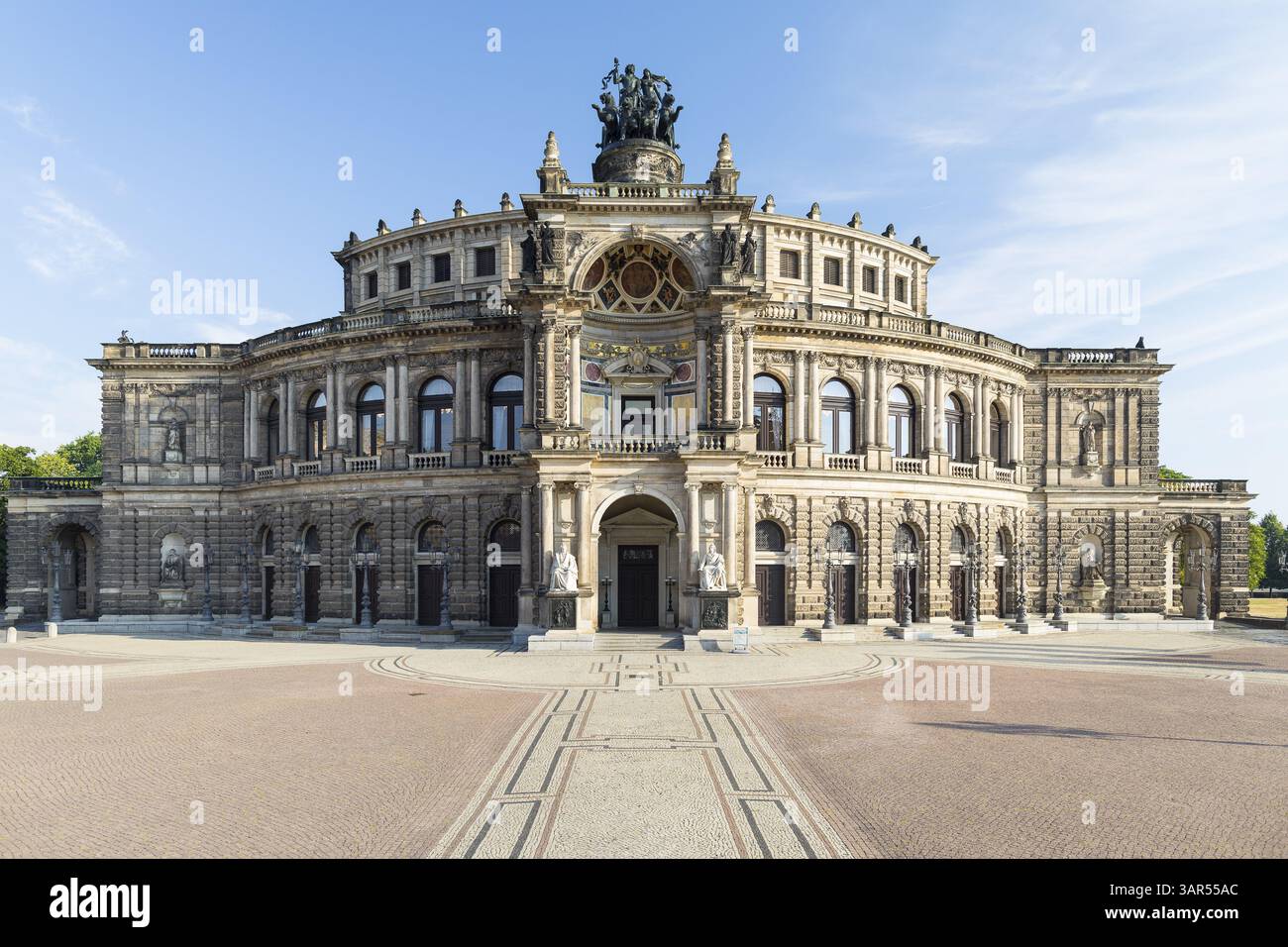 Semperoper am Theaterplatz, Dresda, Sassonia, Germania, Europa Foto Stock