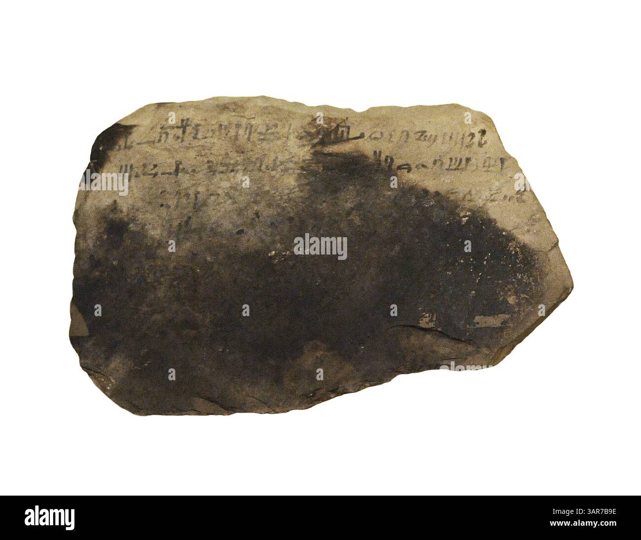 Ostracon con script geratico. Calcare e inchiostro. 1189-1077 A.C. XX dinastia. Nuovo regno. Anno 4 durante il regno di Ramses IV. Da Deir el-Medina, Tebe (Luxor), Egitto. Museo Archeologico Nazionale. Madrid. Spagna. Foto Stock
