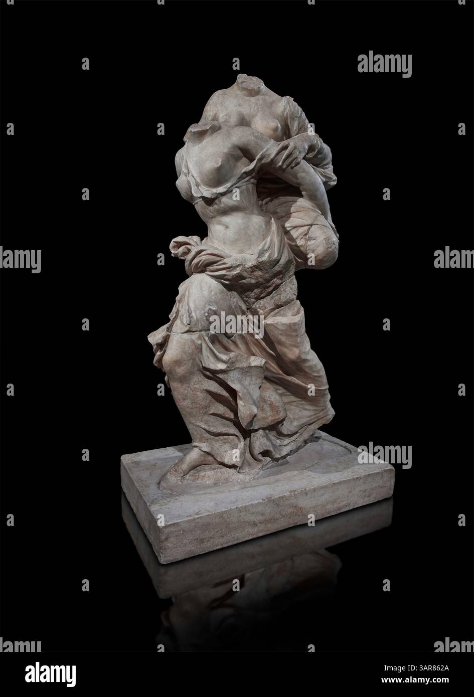 Gruppo di statue greche raffiguranti ragazze che giocano a un gioco di efedrismo, IV secolo a.C. Scavato dal Museo Capitolino Horti Lamiani Foto Stock