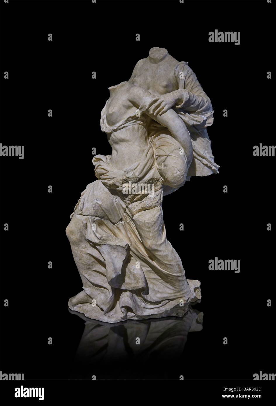 Gruppo di statue greche raffiguranti ragazze che giocano a un gioco di efedrismo, IV secolo a.C. Scavato dal Museo Capitolino Horti Lamiani Foto Stock