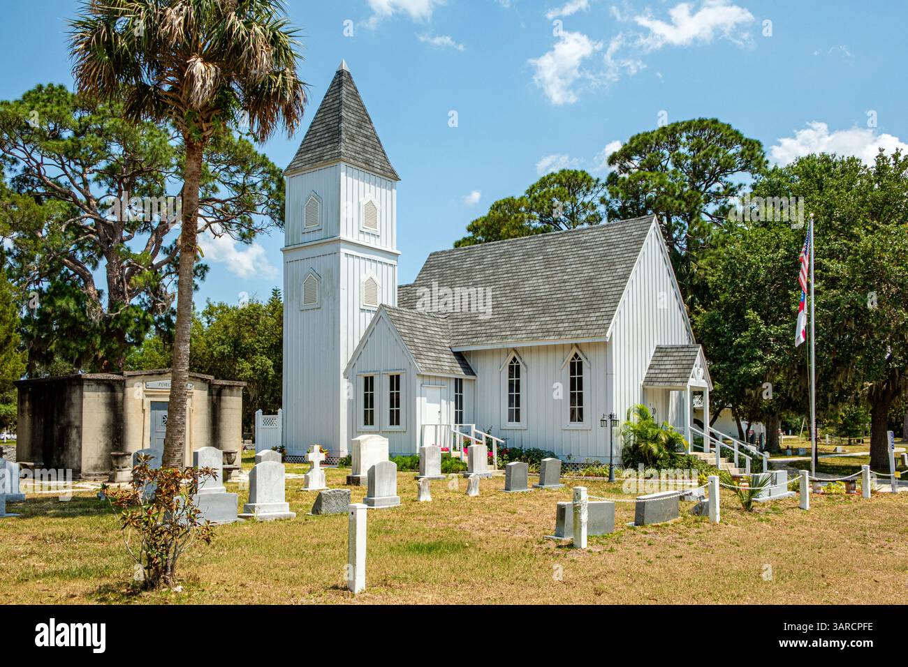 Chiesa e cimitero episcopale di St Lukes, North Tropical Trail, Merritt Island, Florida Foto Stock
