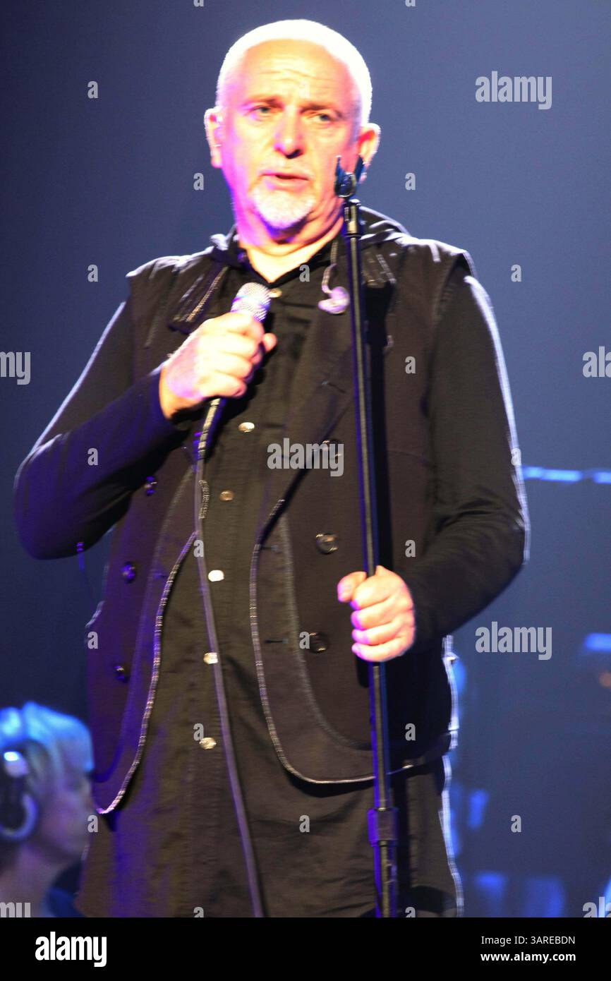 7 maggio 2010 - New York, New York, Stati Uniti - PETER GABRIEL & Friends concerto al radio City Music Hall di New York City 5/03/2010 . K64942MBR.(immagine di credito: © Globe Photos/ZUMApress.com) Foto Stock