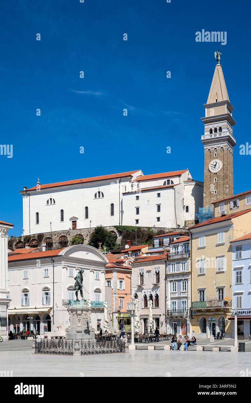 Piazza Tartini (Tartinijev trg), Pirano, Slovenia Foto Stock