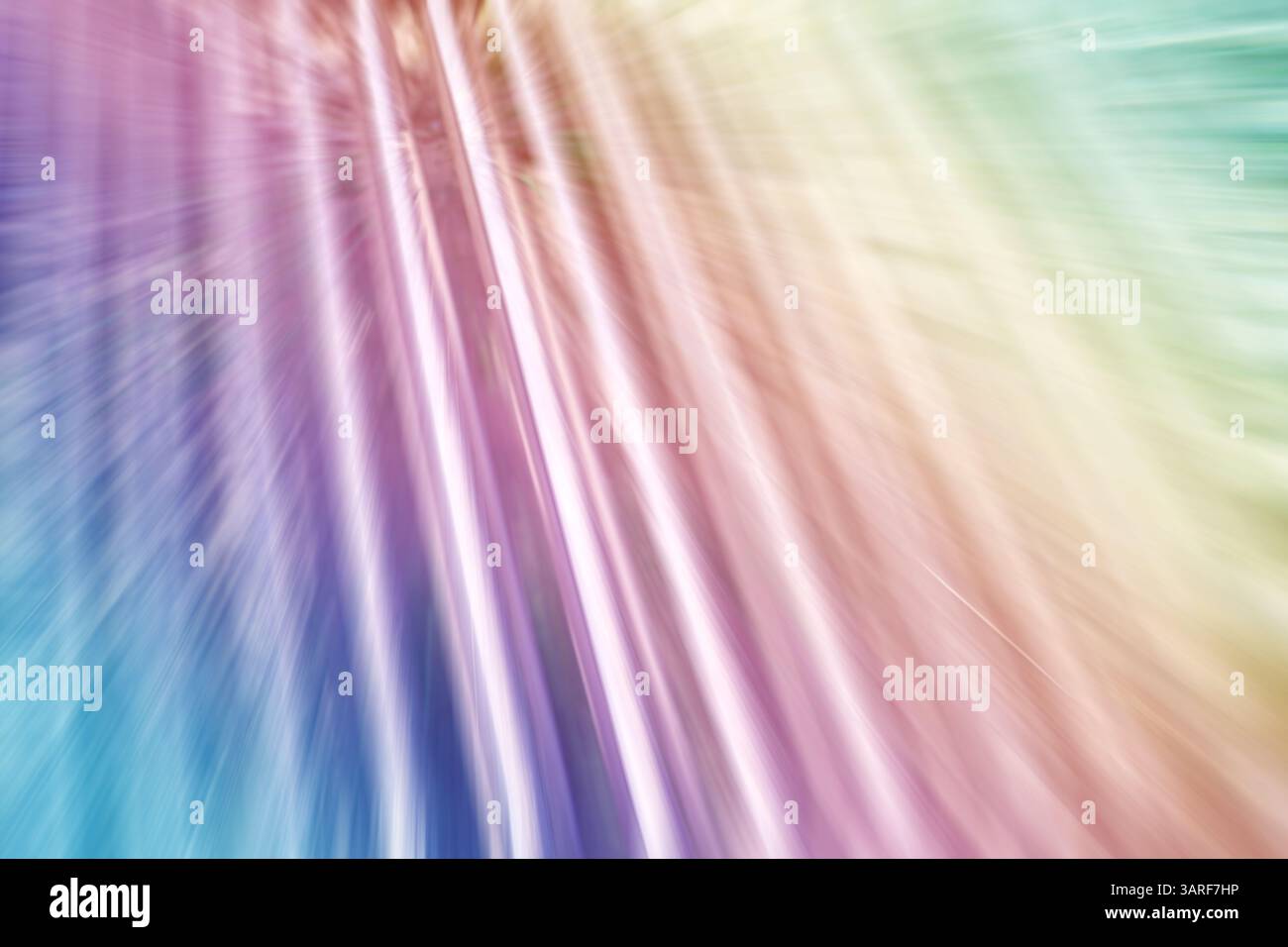 Foto sfocata in movimento di barre metalliche, sfondo astratto. Foto Stock