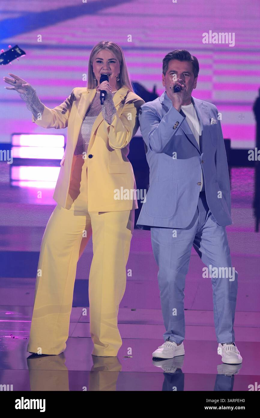 08.04.2025, Die Beatrice Egli Show, Beatrice Egli und Thomas Anders, Ostershow AM 19.04.2025 in der ARD, Aufzeichnung vom 08.04.2025 a Berlino, Berlino *** 08 04 2025, The Beatrice Egli Show, Beatrice Egli e Thomas Anders, Easter show on 19 04 2025 su ARD, registrazione dal 08 04 2025 a Berlino, Berlino Foto Stock