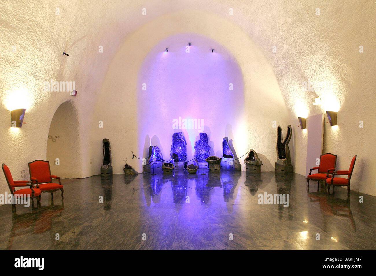 22 gennaio 2010 - Napa, California, USA - VENERDÌ 22 GENNAIO, 2010 - NAPA, CA. - ..The Crystal Room at Jarvis, l'azienda vinicola Monticello Road sulle colline orientali di Napa, costruita interamente sottoterra. L'azienda è stata fondata da William Jarvis nel 1985... J.L. Sousa/Register (immagine di credito: © Napa Valley Register/ZUMApress.com) Foto Stock