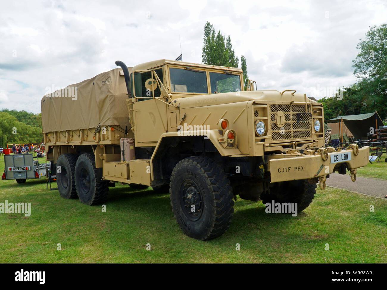 Autocarro militare cargo a sei ruote da 5 tonnellate Foto Stock