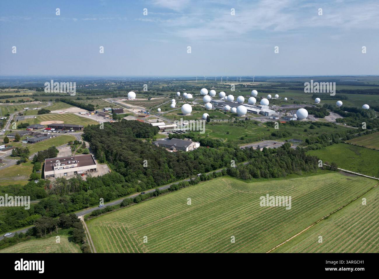RAF Menwith Hill vicino Harrogate, fornisce comunicazioni e intelligence alle difese militari. North Yorkshire, Inghilterra Foto Stock