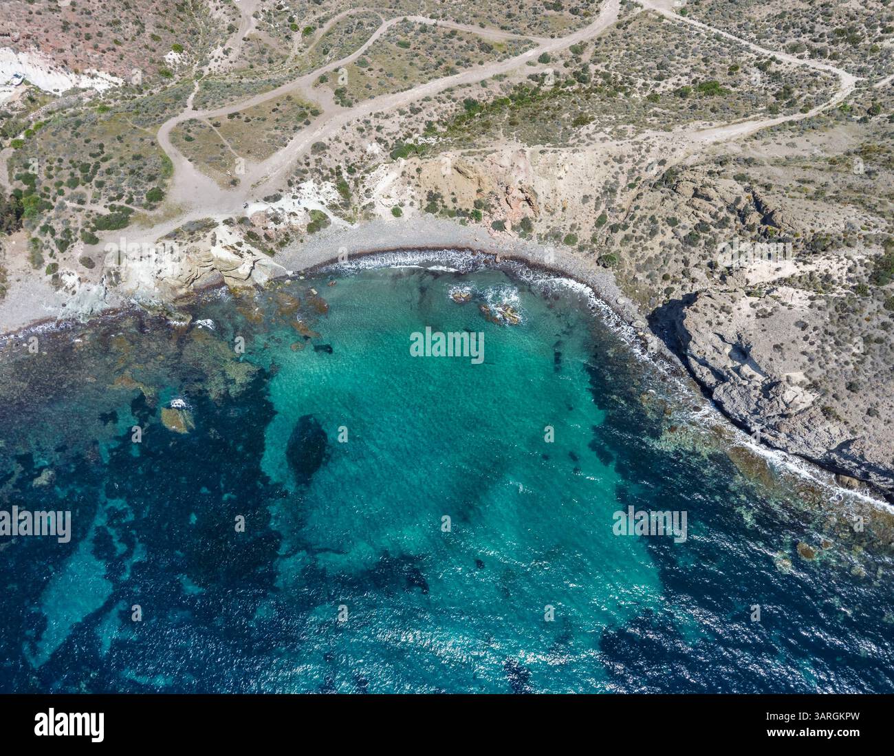 Vista aerea dell'area di snorkeling a Cabo de Gata, un'area naturale di carattere desertico e passato vulcanico del ​​semi Foto Stock