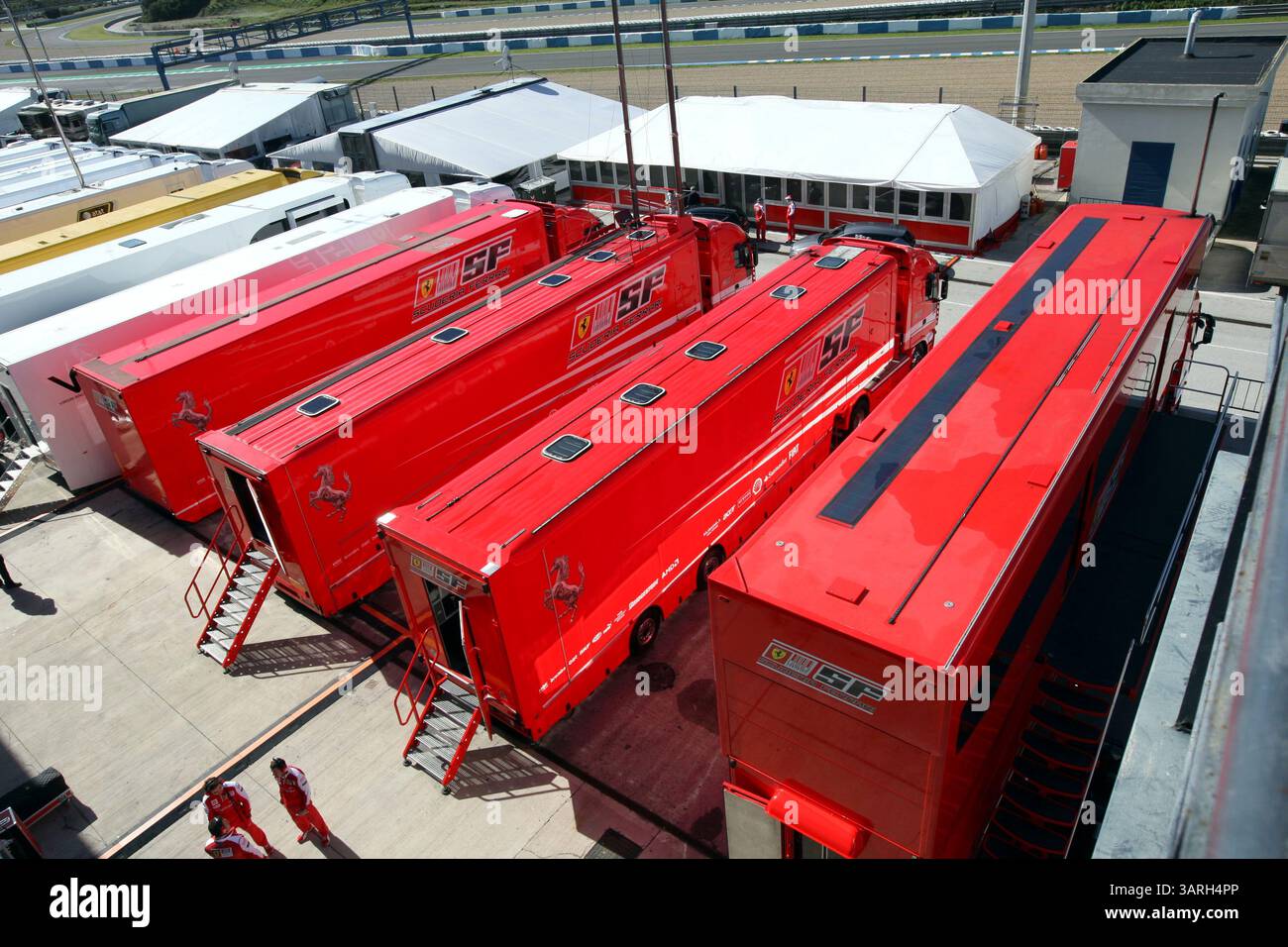 19 febbraio 2010 - camion Ferrari nel paddock..test di Formula 1, giorno tre, Jerez, Spagna, venerdì 19 febbraio 2010. (Credito: © Sutton Motorsports/ZUMApress.com) Foto Stock