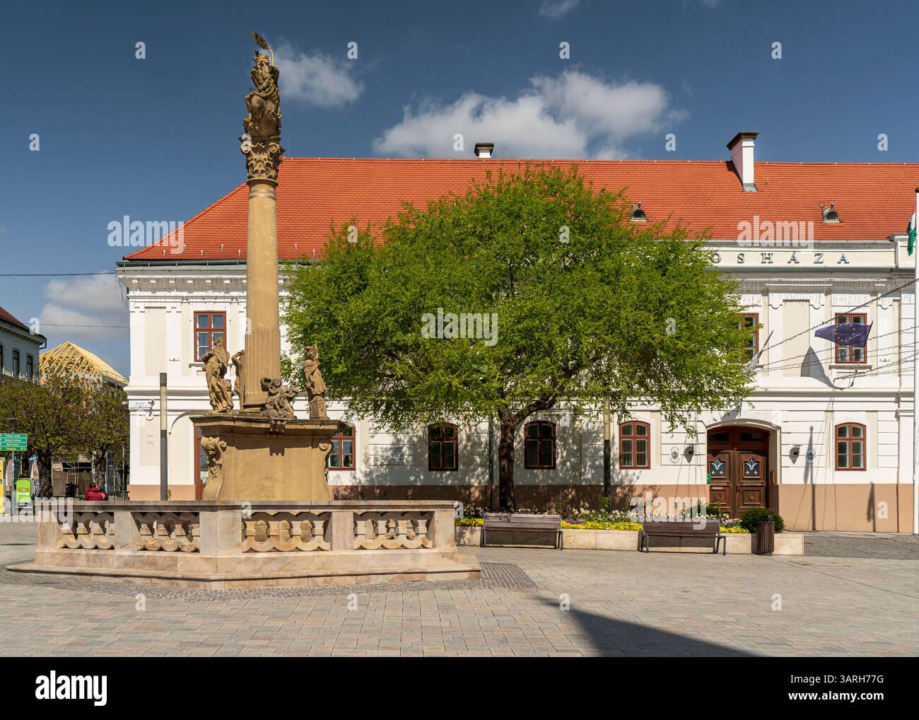 La piazza principale della città di Keszthely in primavera. Foto Stock