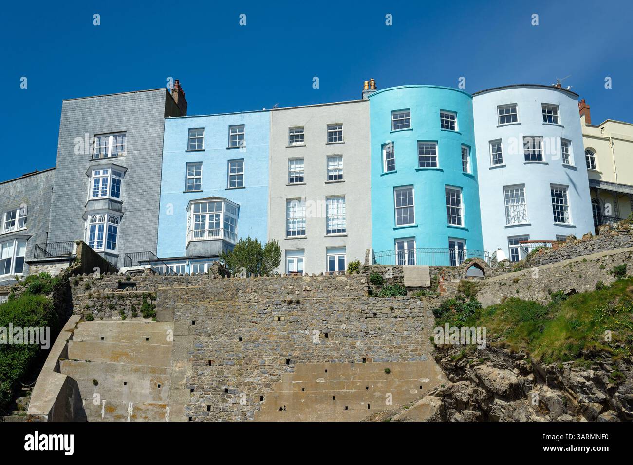 Tenby (gallese: Dinbych-y-pysgod, lett. "Fortlet of the fish") è una città e comunità di mare nella contea di Pembrokeshire, Galles. Foto Stock