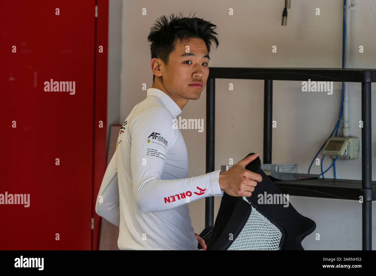 Imola, Italia, 17 aprile 2025,#83 AF Corse (ITA) Ferrari 499P (Hypercar) guidata da Yifei Ye (CHN), durante la 6 ore di Imola, il secondo round del campionato 2025 FIA WEC, all'autodromo Enzo & Dino Ferrari di Imola, Italia, dal 16 al 20 aprile 2025. Crediti: Kristof Vermeulen Photography/Alamy Live News Foto Stock