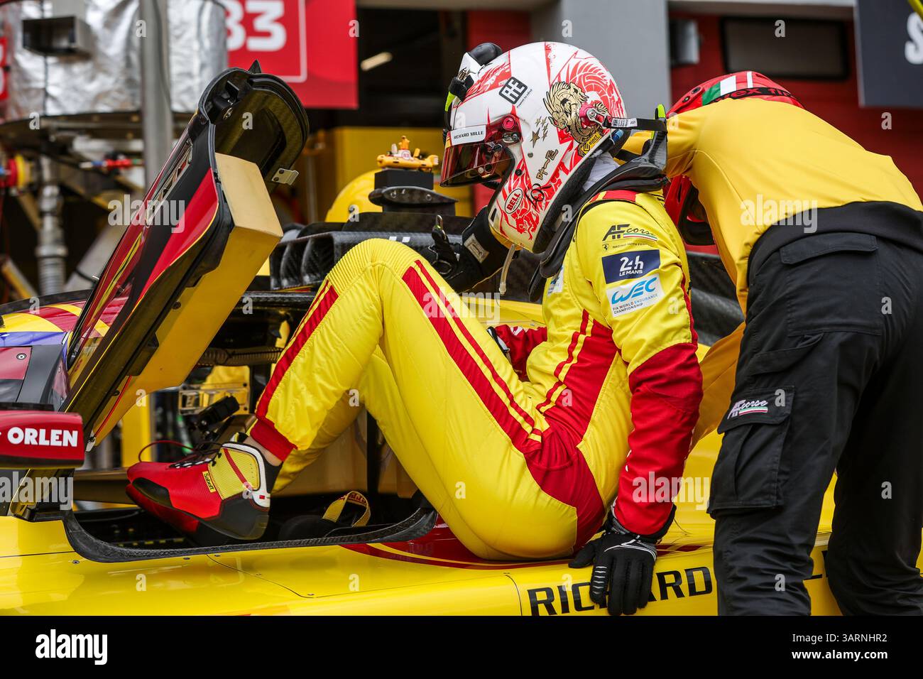 Imola, Italia, 17 aprile 2025,#83 AF Corse (ITA) Ferrari 499P (Hypercar) guidata da Yifei Ye (CHN), durante la 6 ore di Imola, il secondo round del campionato 2025 FIA WEC, all'autodromo Enzo & Dino Ferrari di Imola, Italia, dal 16 al 20 aprile 2025. Crediti: Kristof Vermeulen Photography/Alamy Live News Foto Stock