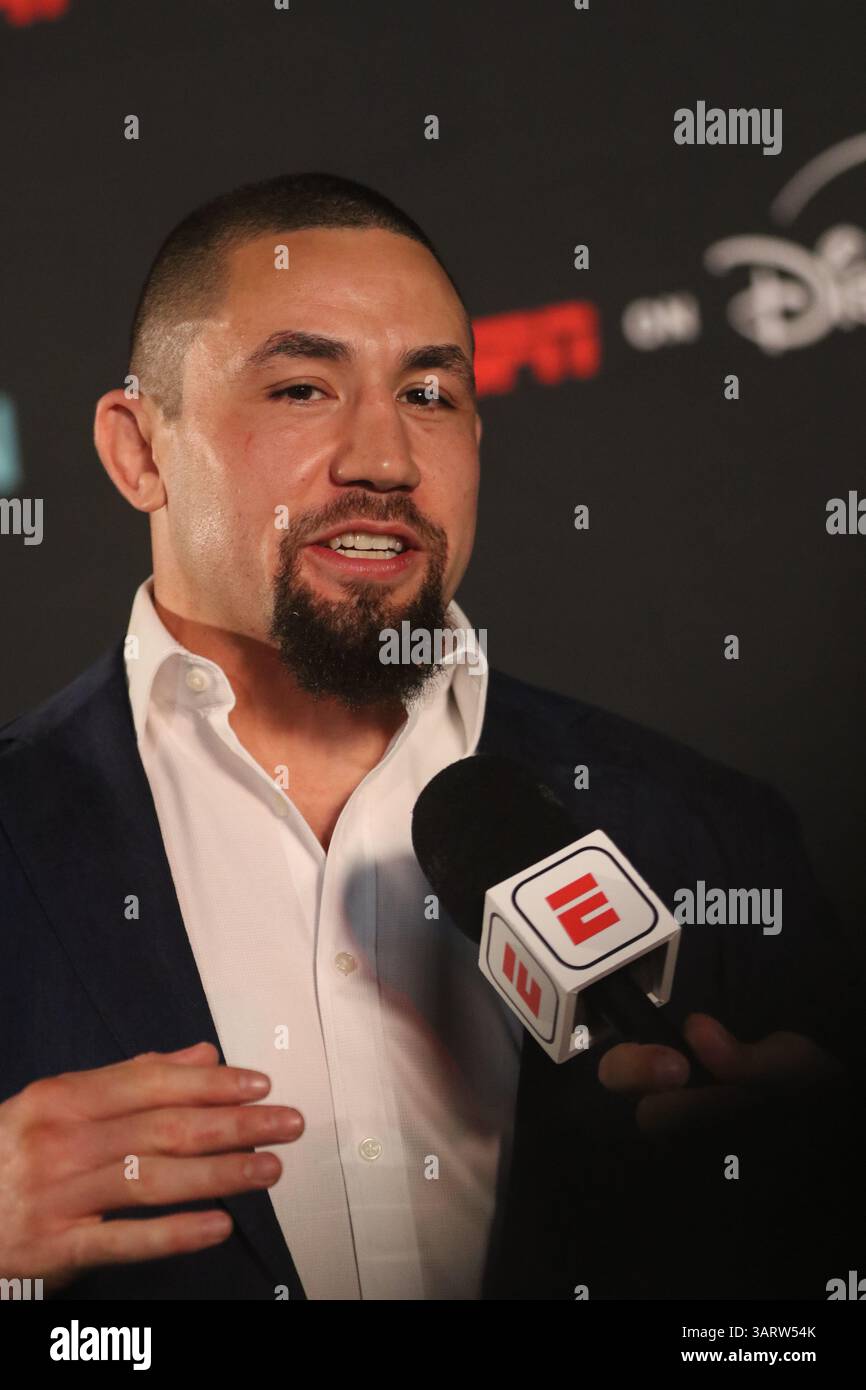 Sydney, Australia. 17 aprile 2025. Robert Whittaker (ex campione UFC) partecipa alla festa di lancio di ESPN su Disney+ al Venue Alexandria. Crediti: Richard Milnes/Alamy Live News Foto Stock