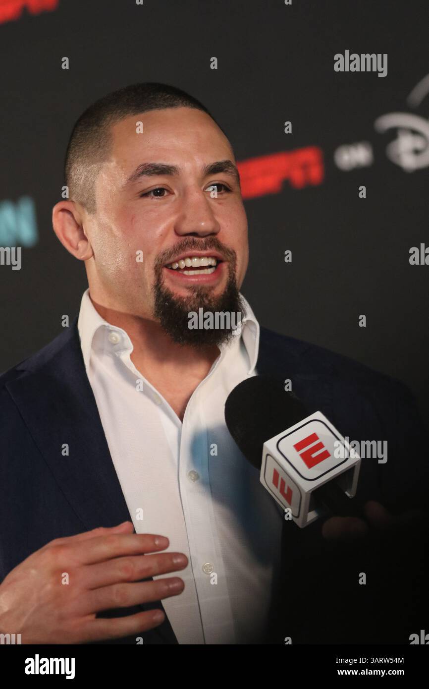 Sydney, Australia. 17 aprile 2025. Robert Whittaker (ex campione UFC) partecipa alla festa di lancio di ESPN su Disney+ al Venue Alexandria. Crediti: Richard Milnes/Alamy Live News Foto Stock