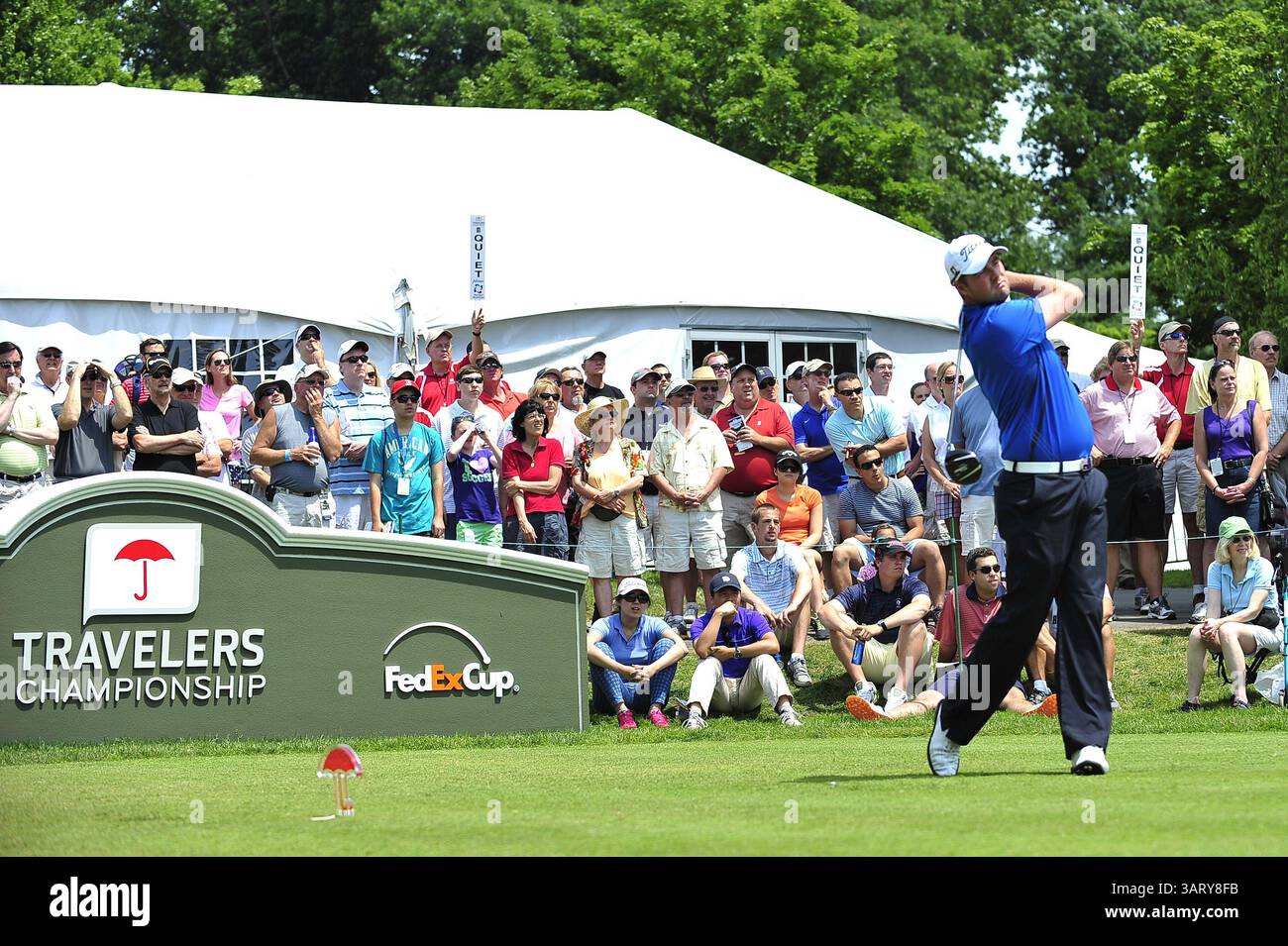22 giugno 2013 - Cromwell, Connecticut, Stati Uniti d'America - Cromwell, CT - 22 giugno 2013: Il campione in carica Marc Leishman tira fuori il primo tee durante il Travelers Championship a TPC River Highlands a Cromwell, Connecticut. (Immagine di credito: © Brian Ciancio/ZUMAPRESS.com) Foto Stock