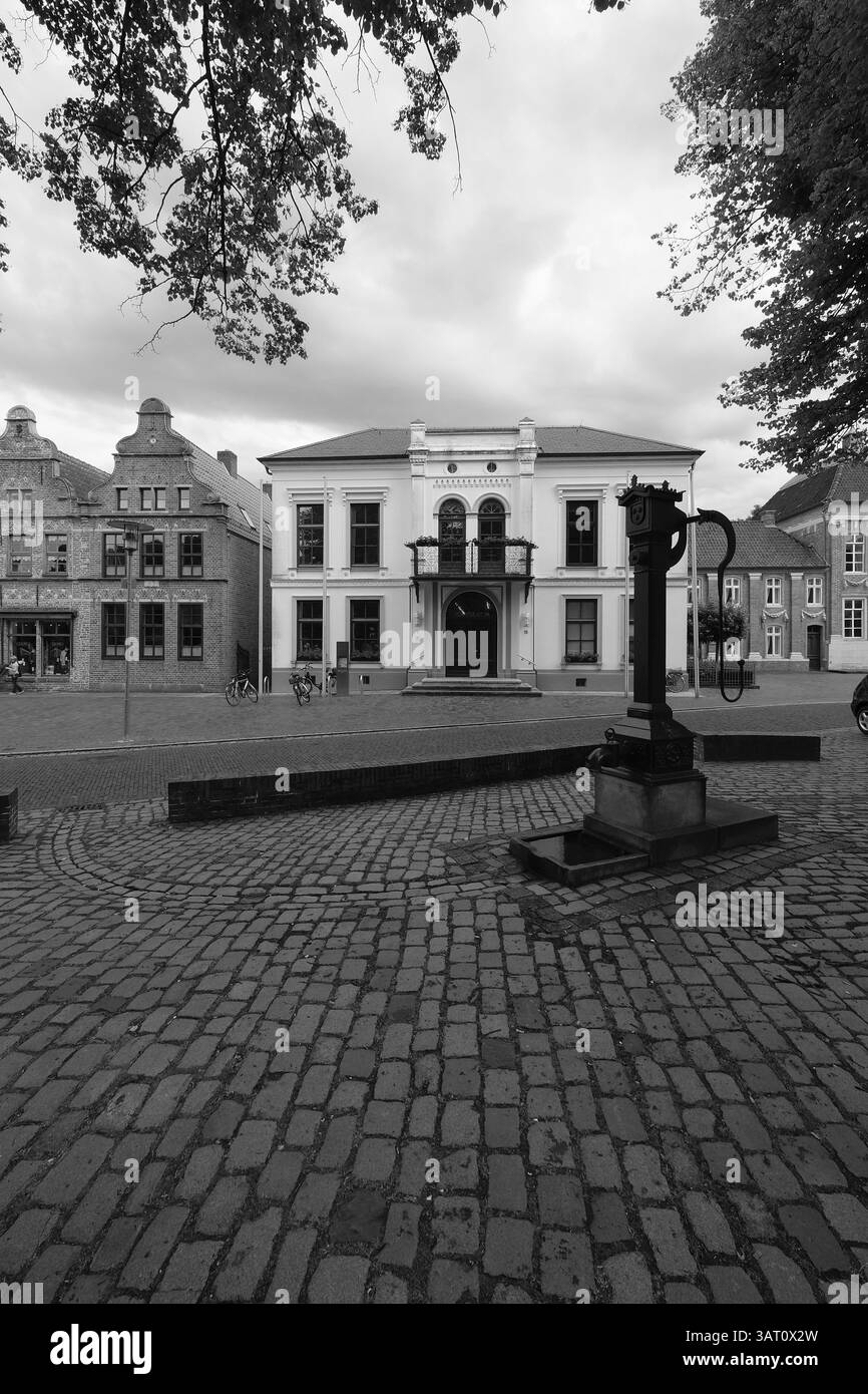 Vista della città e piazza del mercato della città di Norden, distretto di Aurich, bassa Sassonia, Germania, Europa Foto Stock