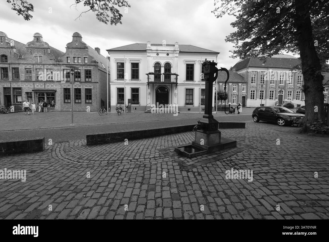 Vista della città e piazza del mercato della città di Norden, distretto di Aurich, bassa Sassonia, Germania, Europa Foto Stock