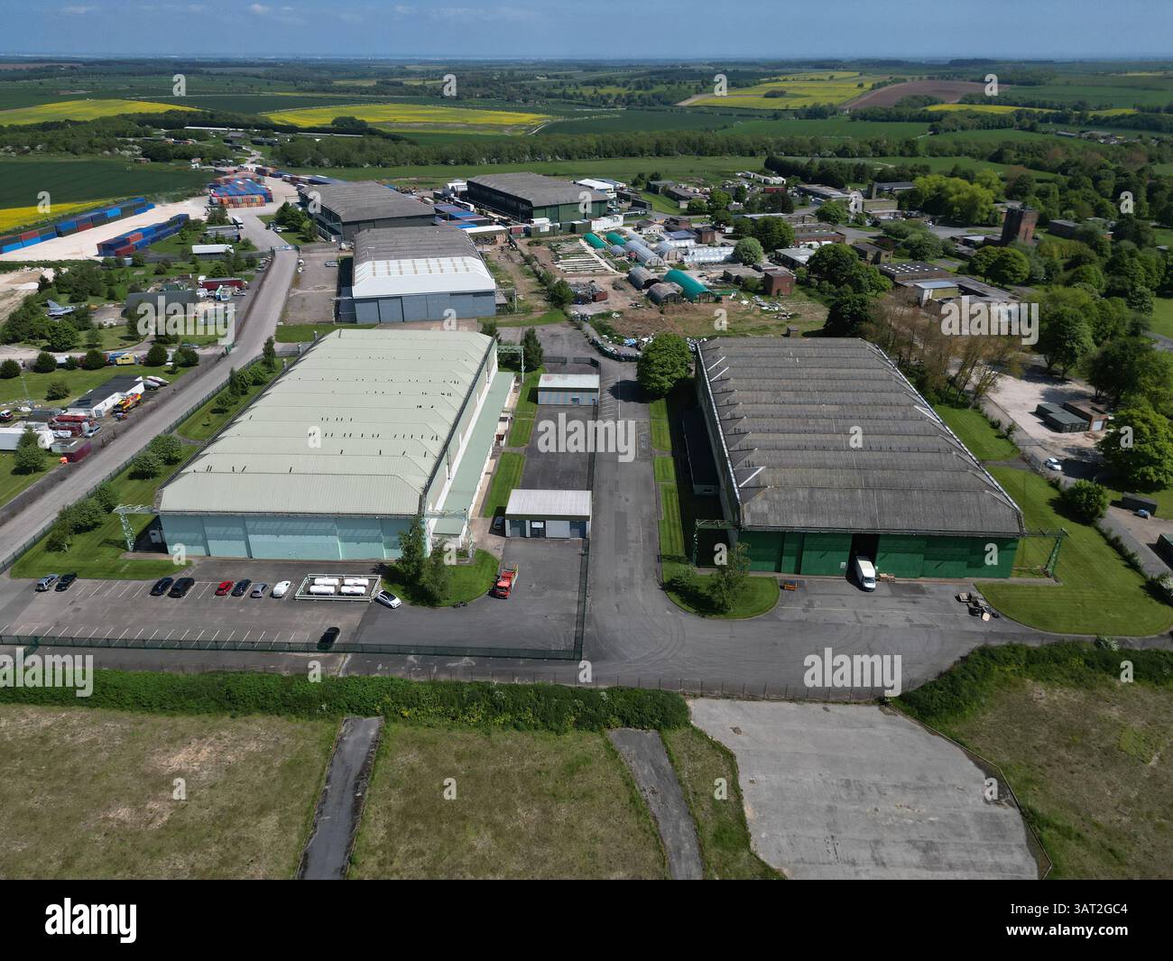 WW2 Military Architecture, C type Aircraft Hangar ex RAF Binbrook WW2 Bomber Command Airfield, e front line Cold War Interceptor station. Foto Stock