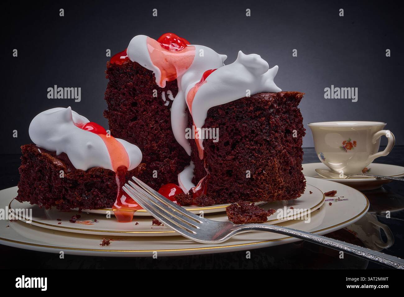 Torta al cioccolato e tazza di caffè Foto Stock
