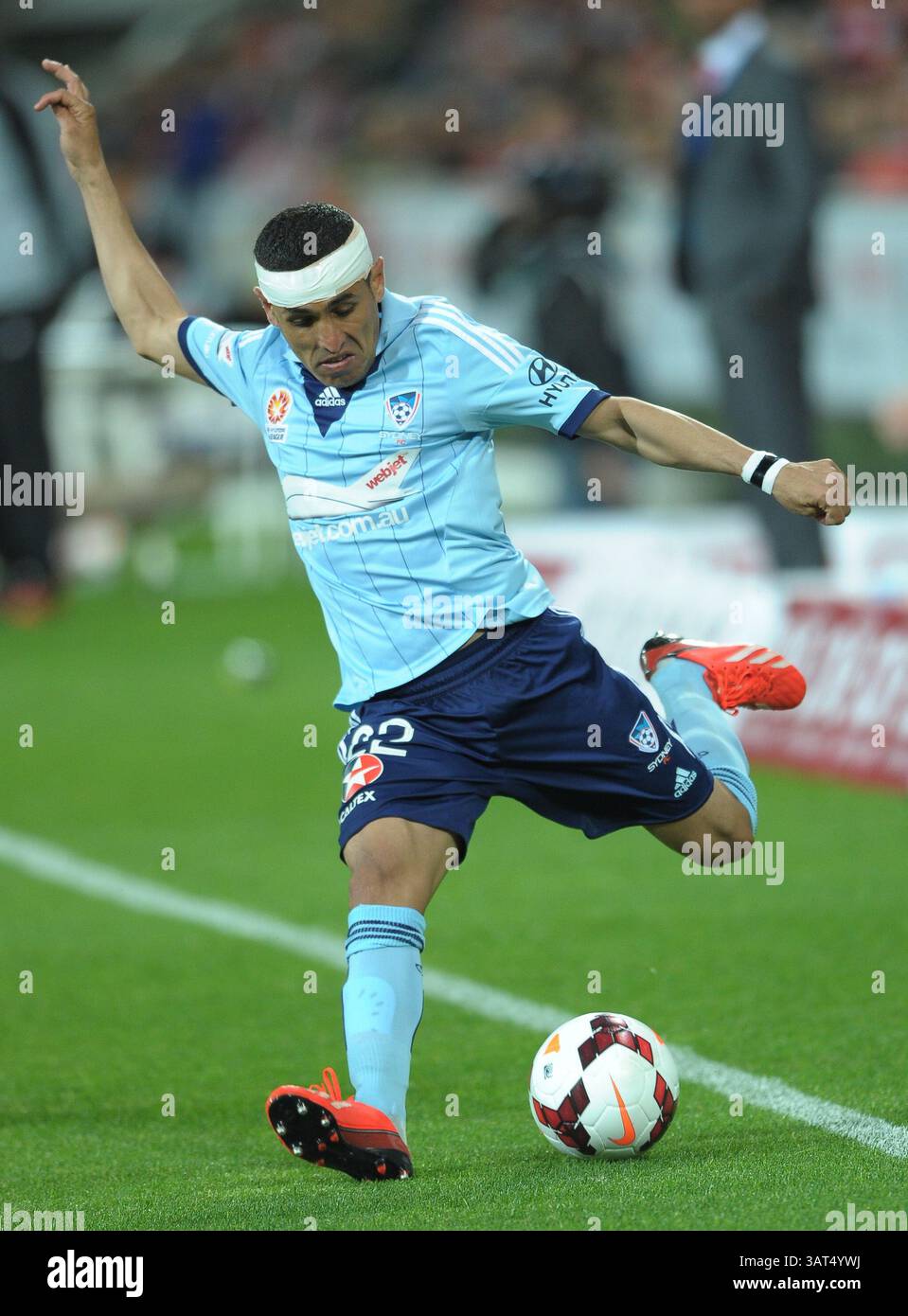 15 novembre 2013 - Melbourne, Victoria, Australia - Ali Abbas del Sydney FC in azione durante la partita del sesto round tra il Melbourne Heart e il Sydney FC durante la stagione australiana Hyundai A-League 2013/2014 all'AAMI Park di Melbourne, Australia. (Immagine di credito: © Theo Karanikos/ZUMAPRESS.com) Foto Stock