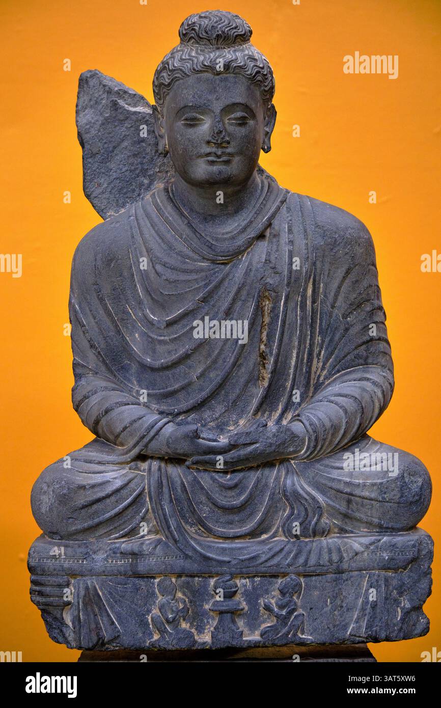 India, Punjab e Haryana, Chandigarh, Museo del governo e Galleria d'Arte, statua di Buddha, II secolo Foto Stock
