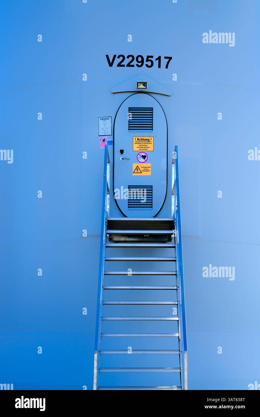 Ingresso di una centrale eolica di Vestas, parco eolico di North Hesse, Eberschütz, Muddenhagen, Weser Uplands, Weserbergland, Assia, Germania Foto Stock