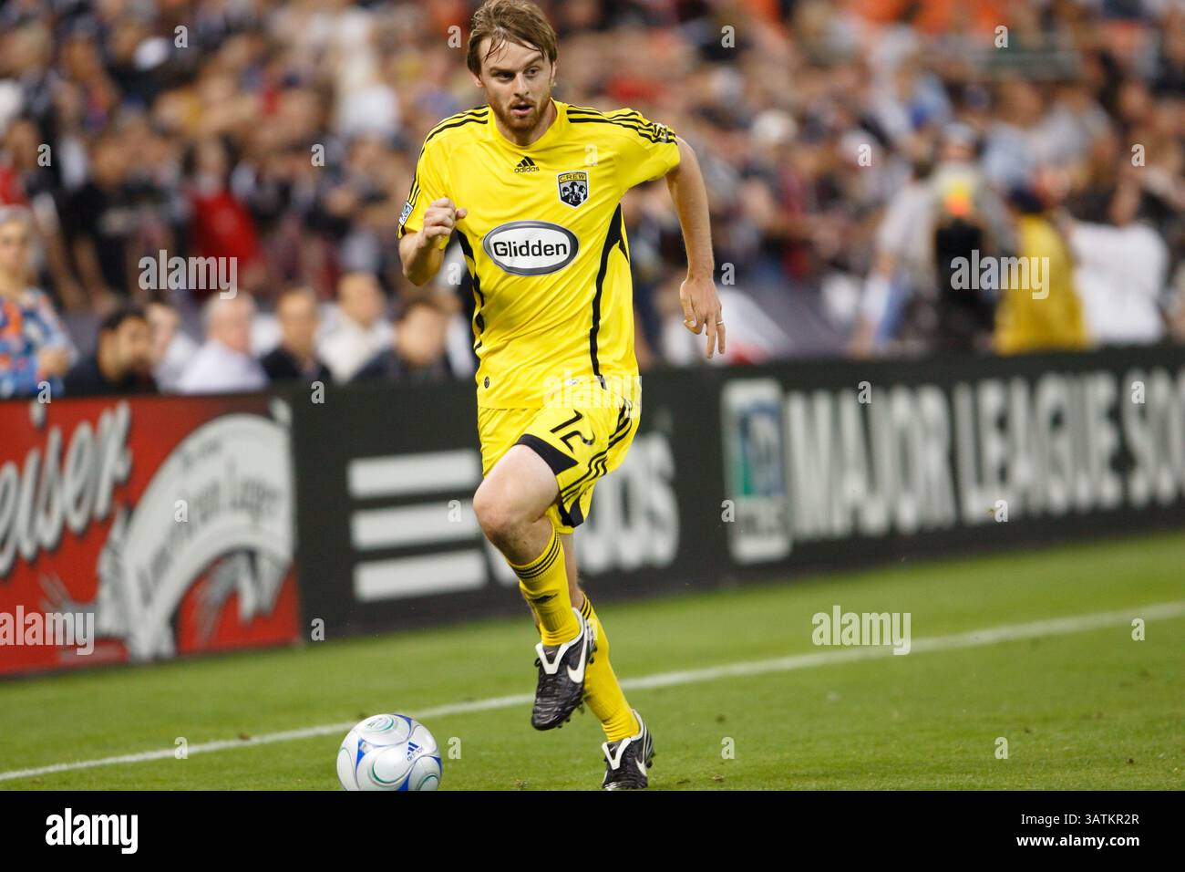 Eddie Gaven dei Columbus Crew in azione durante una partita di Major League Soccer contro il DC United il 17 aprile 2008 al RFK Stadium di Washington, DC. Solo uso editoriale. Uso commerciale vietato. Foto Stock