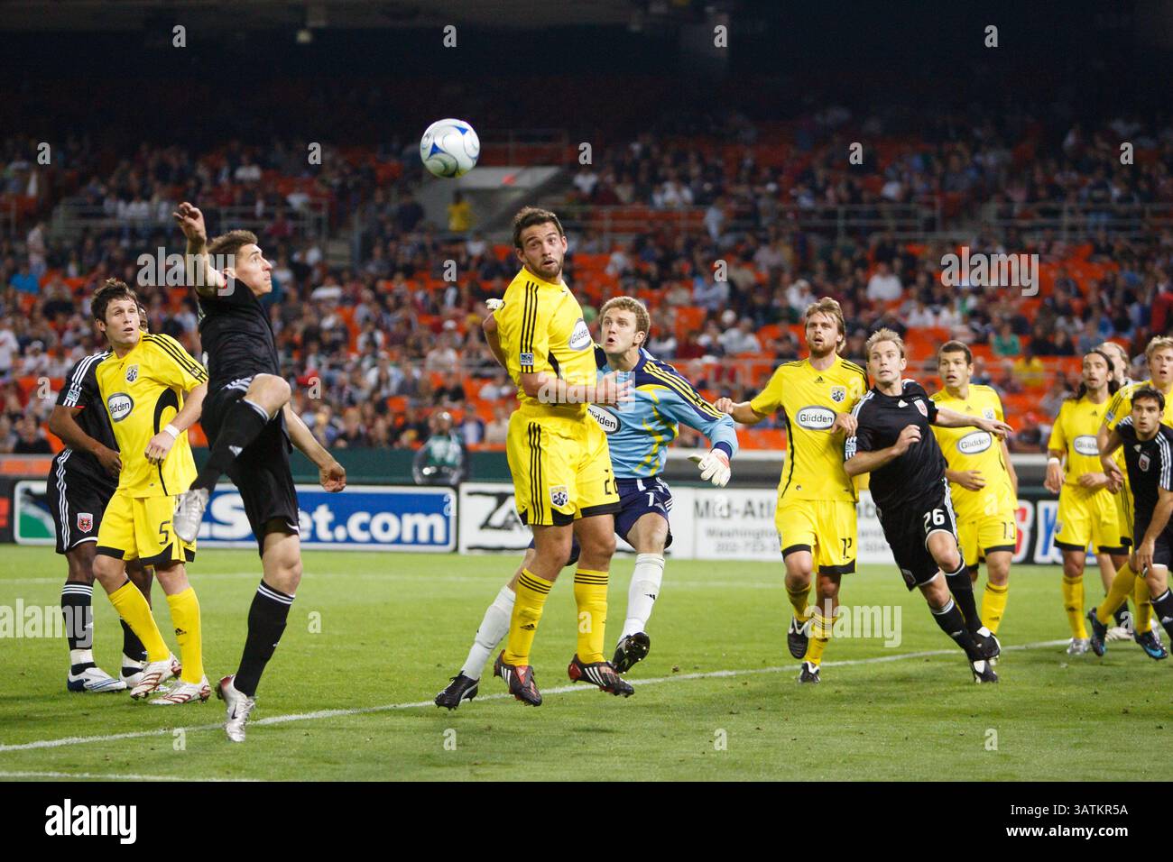 Azione di Goalmouth durante una partita della Major League Soccer tra il DC United e il Columbus Crew il 17 aprile 2008 all'RFK Stadium di Washington, DC. Solo uso editoriale. Uso commerciale vietato. Foto Stock