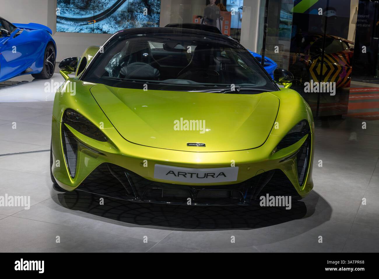 McLaren Cars, la nuova Artura Spider, una supercar ibrida ad alte prestazioni, Hong Kong, Cina. Foto Stock